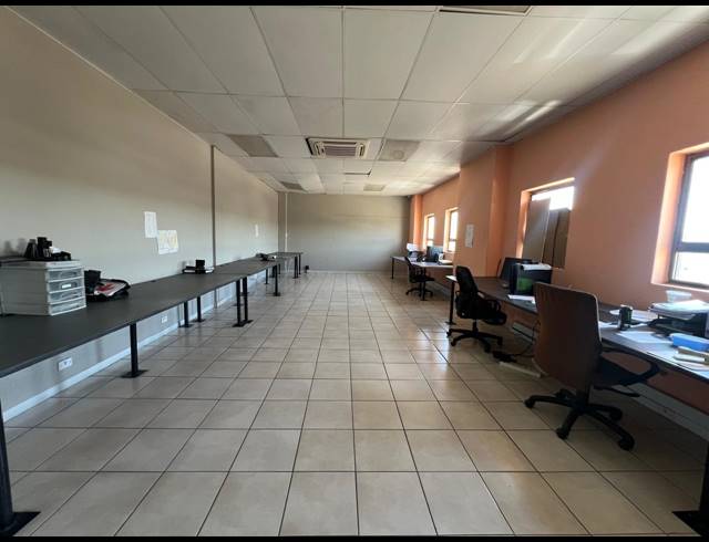 1,093M² WAREHOUSE TO LET IN STRIJDOMPARK